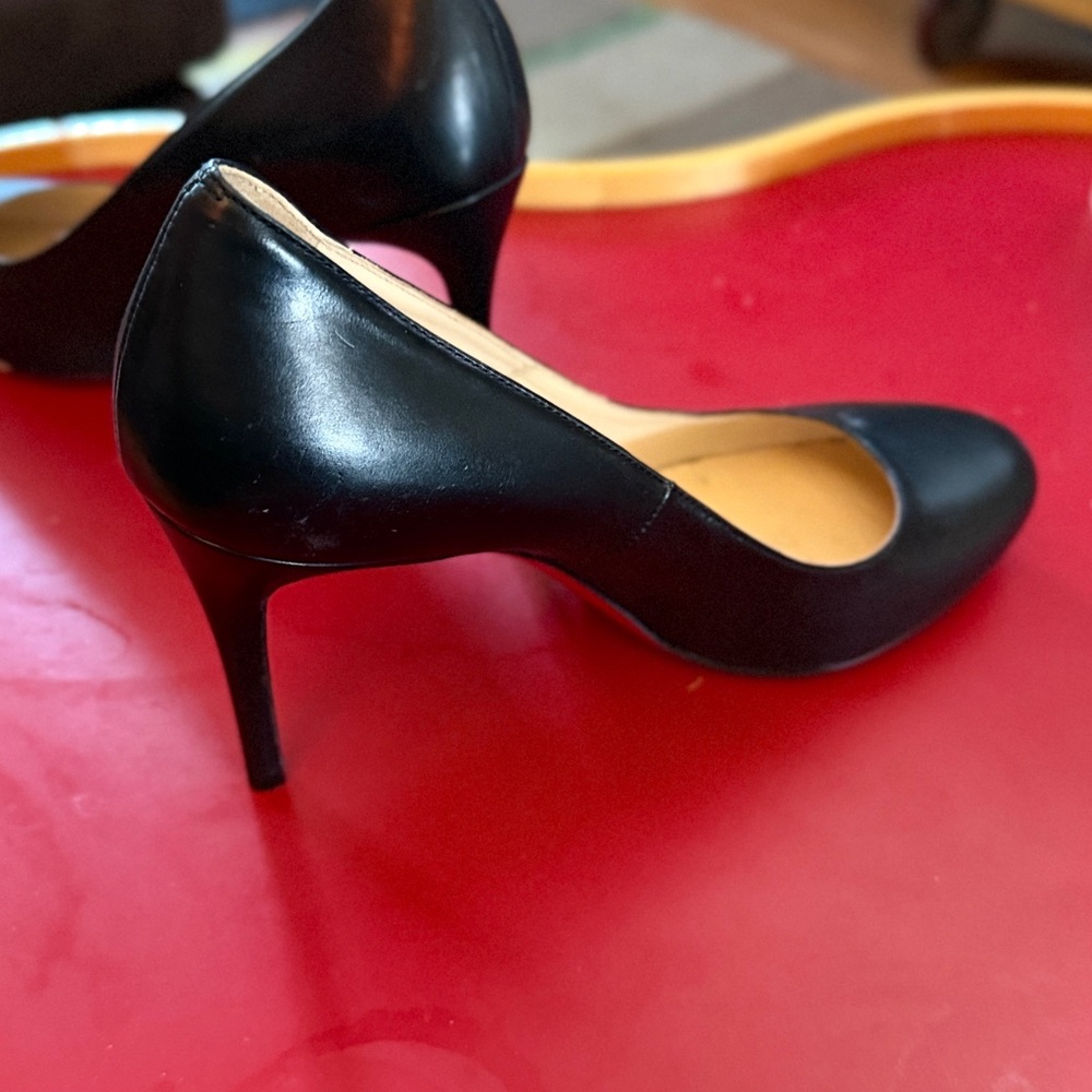 Christian Louboutin Black Heels (37)